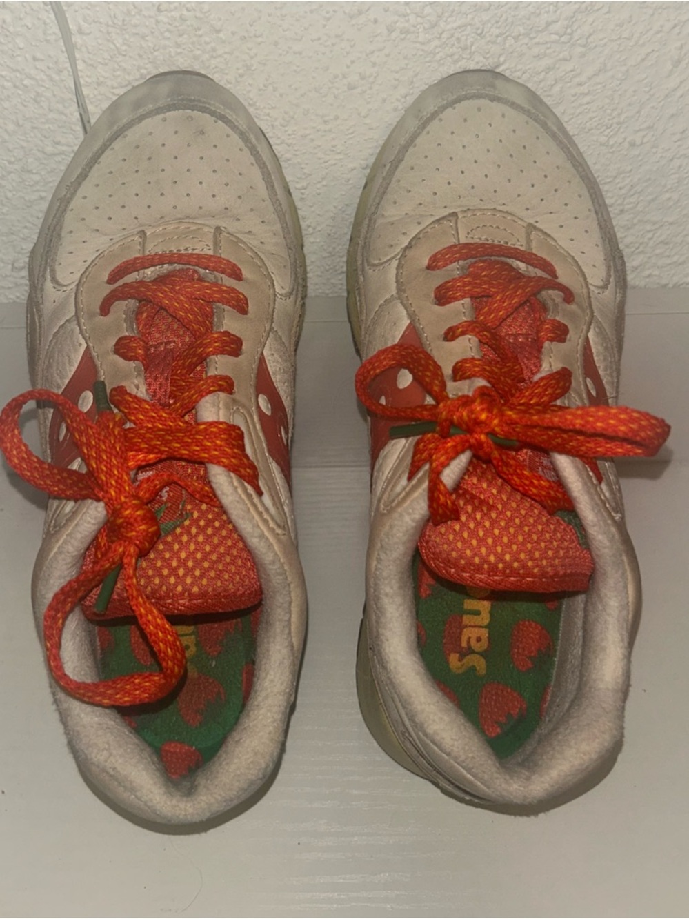 Saucony Cream with Coral Accent Retro Running Sneakers - Picture 2 of 4